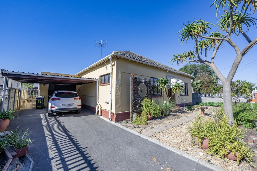 4 Bedroom Property for Sale in Kempenville Western Cape